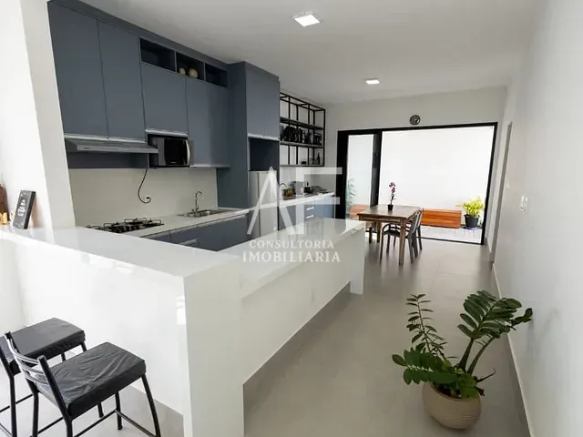 Casa com 275m² 3 quartos e 3 banheiros, à venda, no bairro Itapecerica em Taubaté