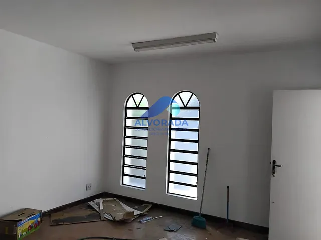 Casa com 250m² 3 quartos e 3 banheiros, para alugar, no bairro Jardim Alvorada em São José dos Campos