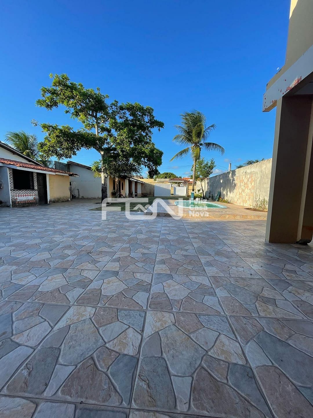 Casa à venda com 2 quartos, 540m² - Foto 1