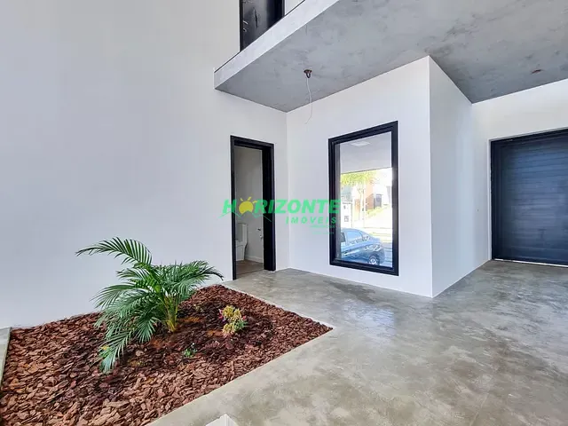 Casa com 451m² 4 quartos e 2 banheiros, à venda, no bairro Urbanova em São José dos Campos