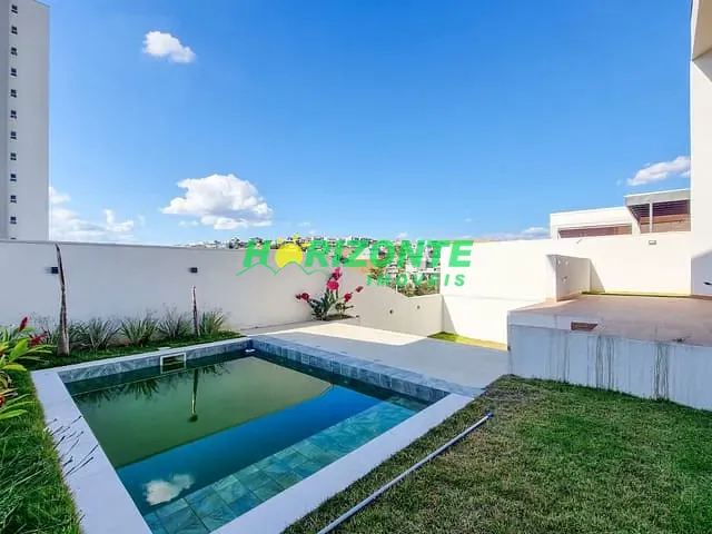 Casa com 451m² 4 quartos e 2 banheiros, à venda, no bairro Urbanova em São José dos Campos