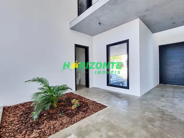 Casa com 451m² 4 quartos e 2 banheiros, à venda, no bairro Urbanova em São José dos Campos