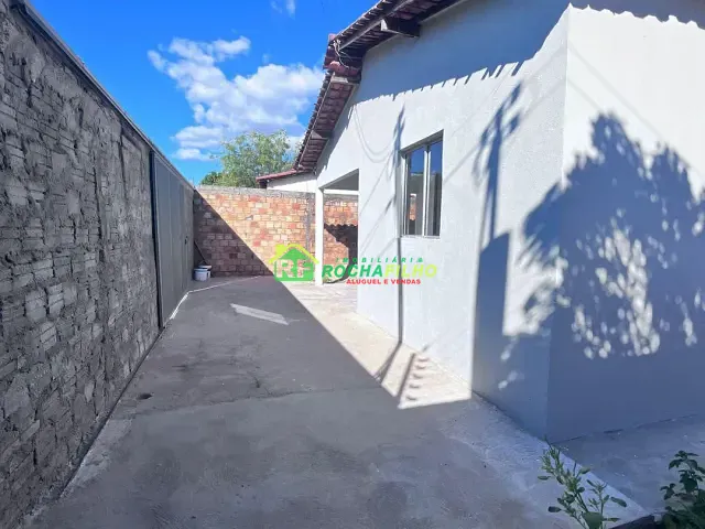 Casa com 200m² 2 quartos e 2 banheiros, à venda, no bairro Bairro Ciana em Altos