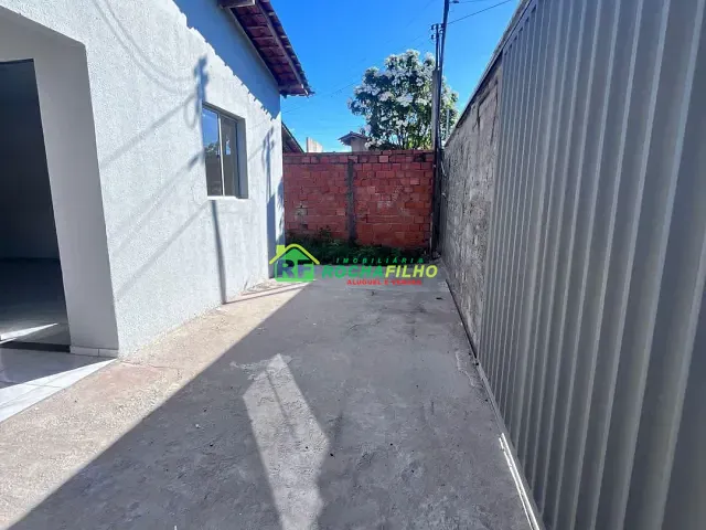 Casa com 200m² 2 quartos e 2 banheiros, à venda, no bairro Bairro Ciana em Altos