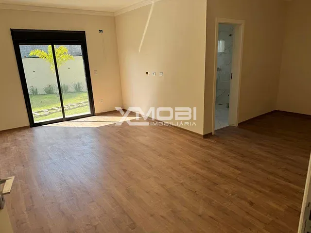 Casa com 1088m² 4 quartos e 3 banheiros, à venda, no bairro Condomínio Residencial Shamballa III em Atibaia