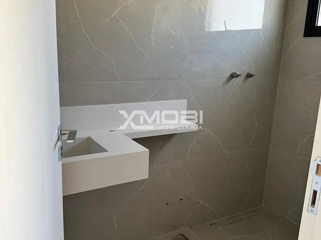 Casa com 1088m² 4 quartos e 3 banheiros, à venda, no bairro Condomínio Residencial Shamballa III em Atibaia