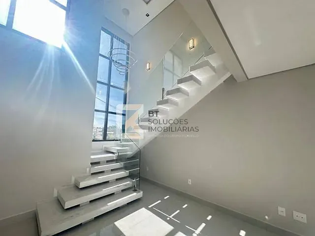 Casa com 218m² 3 quartos e 4 banheiros, à venda, no bairro Vila Rubens em Indaiatuba
