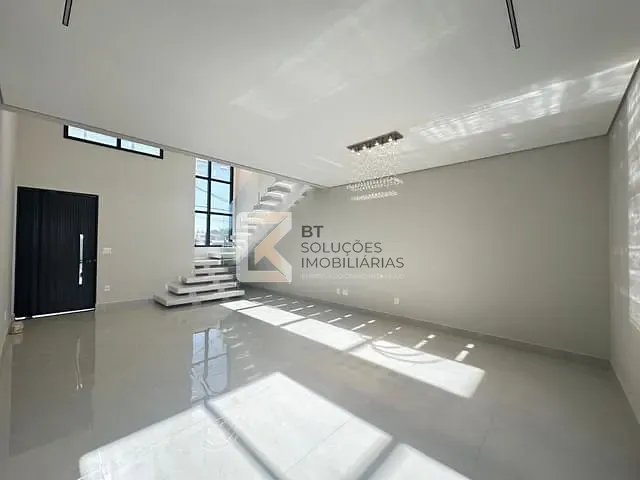 Casa com 218m² 3 quartos e 4 banheiros, à venda, no bairro Vila Rubens em Indaiatuba