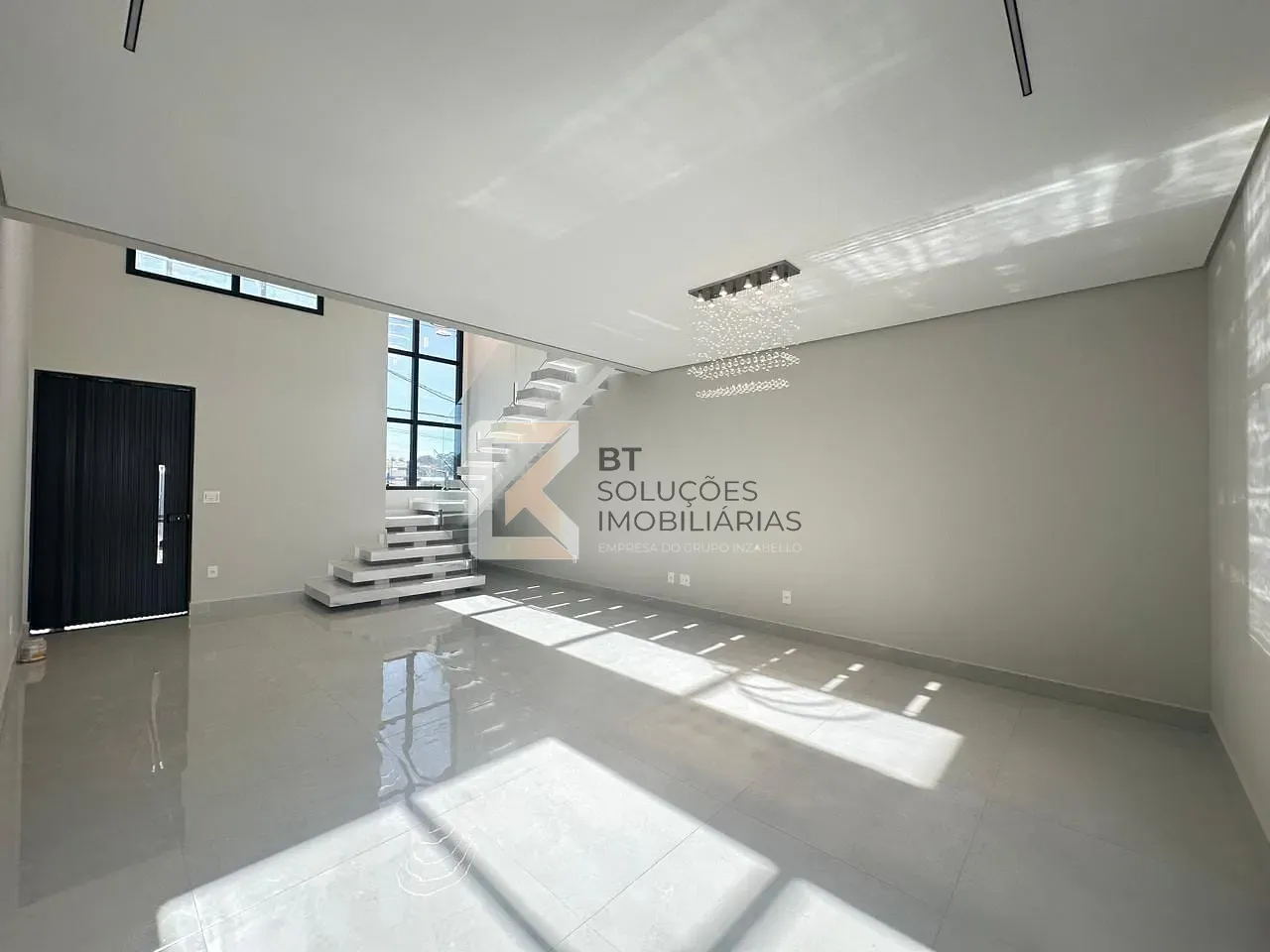 Casa, 3 quartos, 194 m² - Foto 1