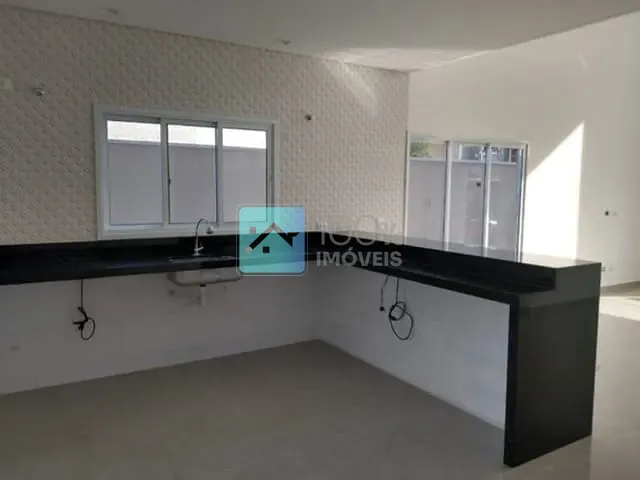 Casa com 300m² 3 quartos e 3 banheiros, à venda ou para alugar, no bairro Bairro do Grama em Caçapava