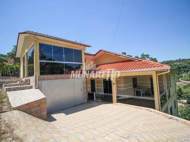 Casa com 235m² 5 quartos e 3 banheiros, à venda, no bairro Dos Estudantes em Ipira