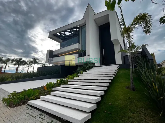 Casa com 460m² 4 quartos e 6 banheiros, à venda, no bairro Condomínio Residencial Alphaville I em São José dos Campos