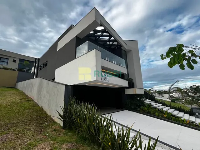 Casa com 460m² 4 quartos e 6 banheiros, à venda, no bairro Condomínio Residencial Alphaville I em São José dos Campos