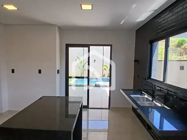 Casa com 150m² 3 quartos e 3 banheiros, à venda, no bairro Villas do Jaguari em Santana de Parnaíba
