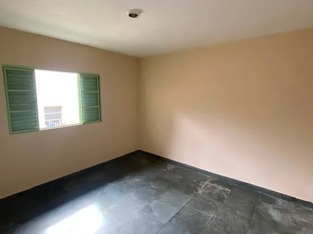 Casa 1 quarto e 1 banheiro, para alugar, no bairro Centro em Extrema