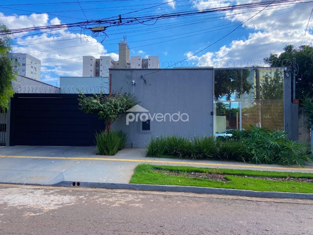 Casa, 5 quartos, 315 m² - Foto 1