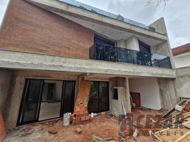 Casa 3 quartos e 5 banheiros, à venda, no bairro Mercês em Curitiba