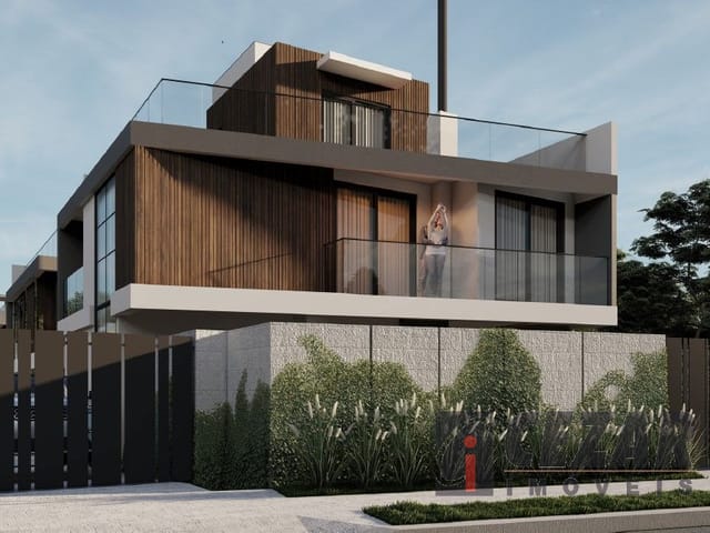Casa 3 quartos e 5 banheiros, à venda, no bairro Mercês em Curitiba