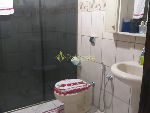 Casa com 305m² 3 quartos e 2 banheiros, à venda, no bairro Residencial Pasin em Pindamonhangaba