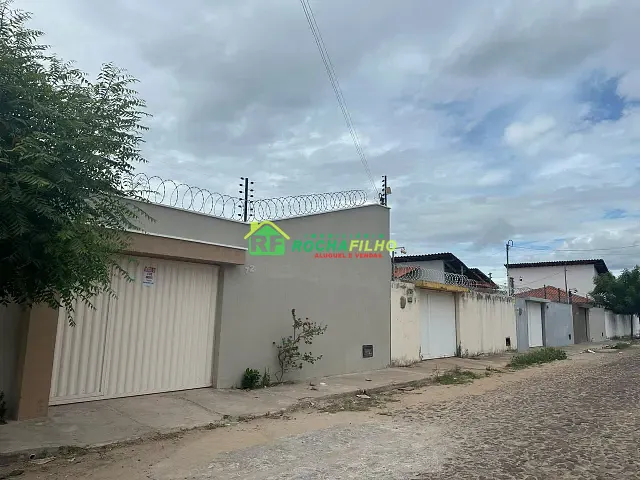 Casa com 276m² 3 quartos e 4 banheiros, à venda, no bairro Frei Higino em Parnaíba