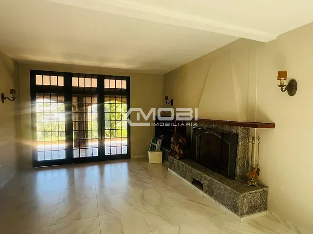 Casa com 2400m² 3 quartos e 4 banheiros, à venda, no bairro Marambaia em Vinhedo