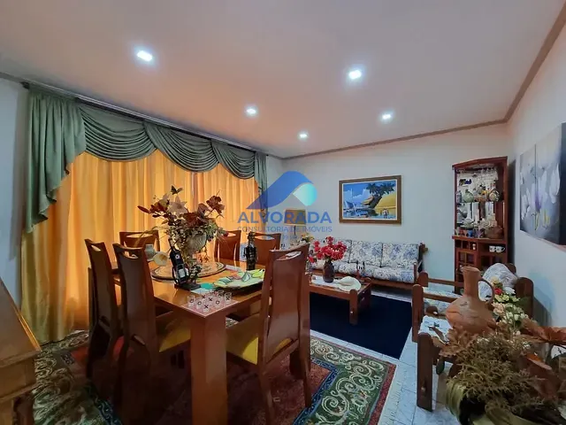 Casa com 625m² 5 quartos e 4 banheiros, à venda ou para alugar, no bairro Palmeiras de São José em São José dos Campos
