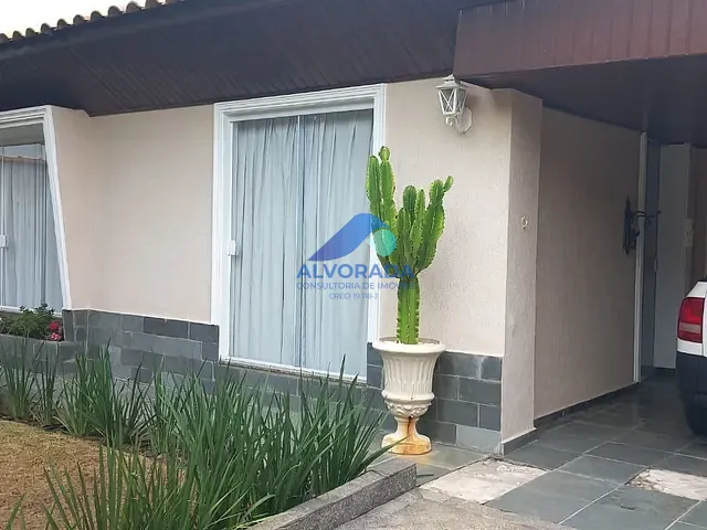 Casa com 625m² 5 quartos e 4 banheiros, à venda ou para alugar, no bairro Palmeiras de São José em São José dos Campos