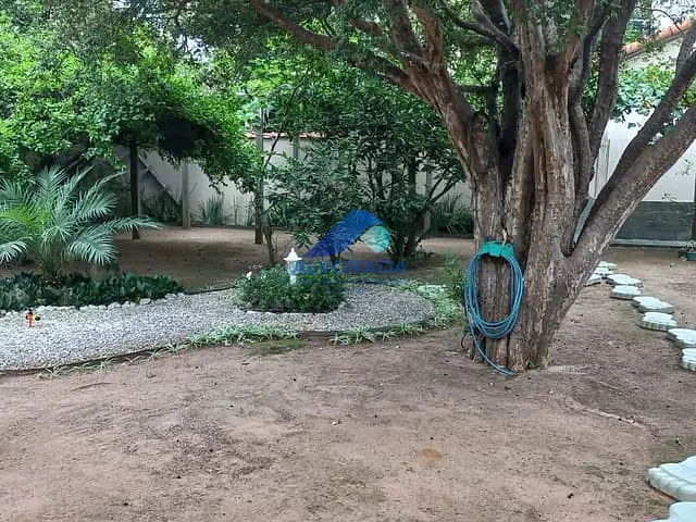 Casa com 625m² 5 quartos e 4 banheiros, à venda ou para alugar, no bairro Palmeiras de São José em São José dos Campos