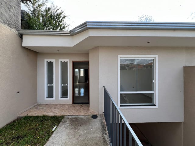 Foto do Casa - CASA COM 03 DORMITÓRIOS LOCALIZADA NO BAIRRO MONZA EM COLOMBO POR R$ 419.000,00 | Azos imóveis