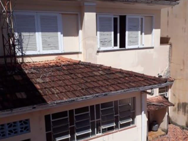 Casa com 800m², à venda, no bairro Castelanea em Petrópolis