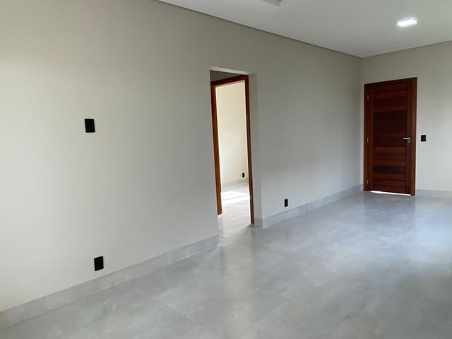 Casa com 300m² 2 quartos e 1 banheiro, à venda, no bairro Sonhalto Videira em Sinop