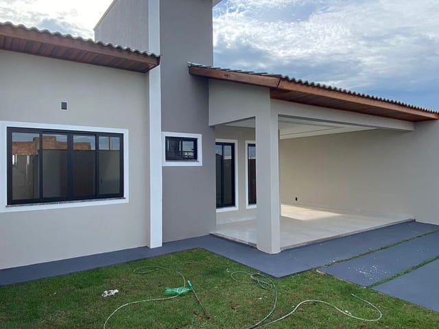 Casa com 300m² 2 quartos e 1 banheiro, à venda, no bairro Sonhalto Videira em Sinop