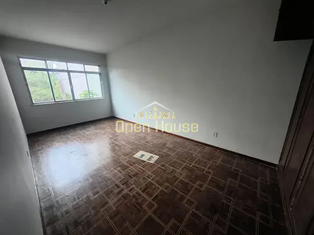 Casa 3 quartos e 2 banheiros, para alugar, no bairro Jardim Amália em Volta Redonda