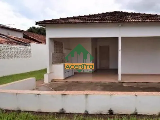Casa com 434m² 2 quartos e 2 banheiros, à venda, no bairro Vila Silvares em Birigüi