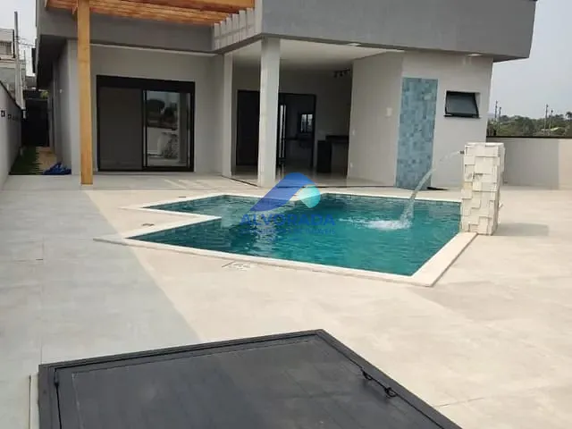 Casa com 425m² 3 quartos e 4 banheiros, à venda, no bairro Santa Mônica em Caçapava