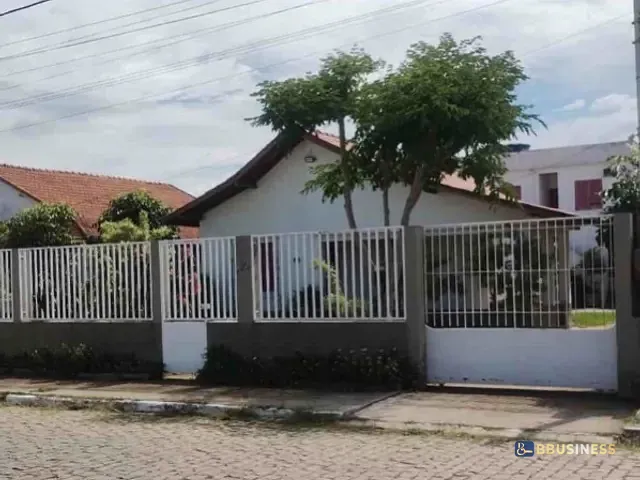 Casa com 1000m² 7 quartos e 6 banheiros, à venda, no bairro Grussaí  em São João da Barra