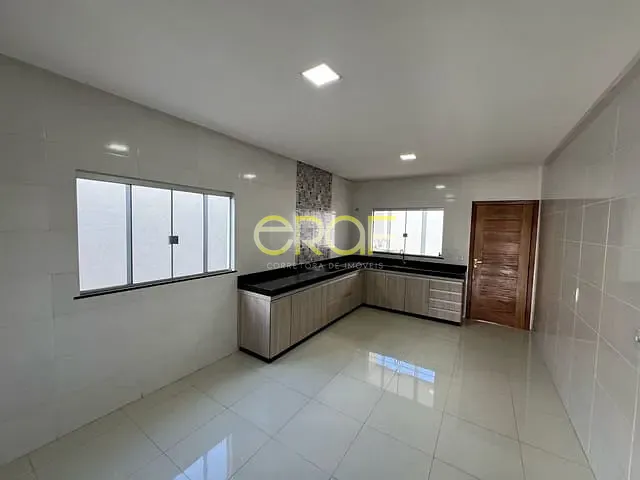 Casa com 324m² 3 quartos e 2 banheiros, à venda, no bairro Jardim Califórnia em Formosa