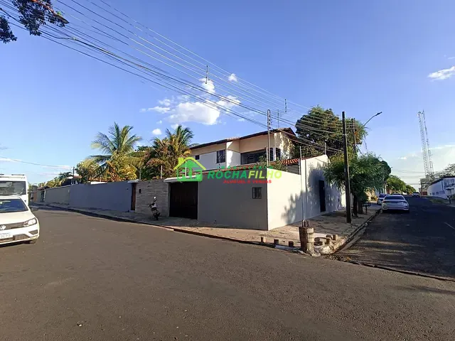 Casa com 620m² 4 quartos e 5 banheiros, à venda ou para alugar, no bairro Piçarreira em Teresina