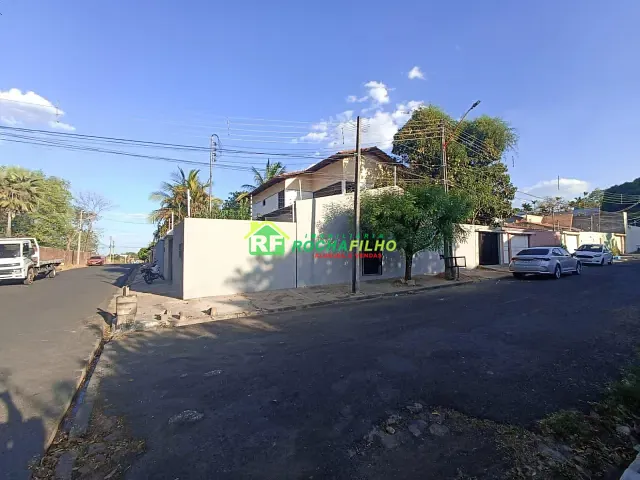 Casa com 620m² 4 quartos e 5 banheiros, à venda ou para alugar, no bairro Piçarreira em Teresina