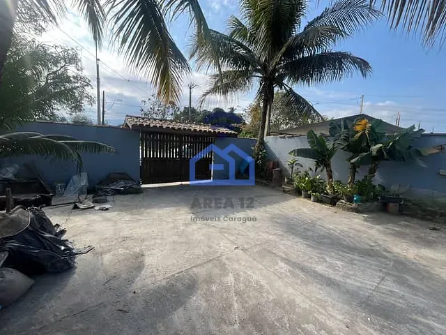 Casa com 400m² 3 quartos e 3 banheiros, à venda, no bairro Golfinhos em Caraguatatuba