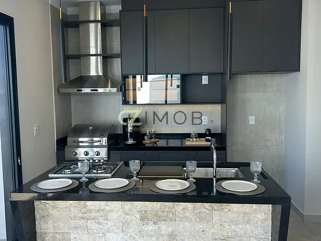 Casa com 250m² 3 quartos e 5 banheiros, à venda, no bairro Jardim Valencia em Ribeirão Preto