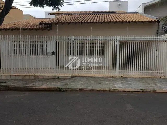 Casa com 335m², à venda, no bairro São Sebastião em Uberaba