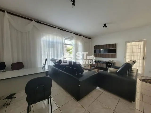 Casa com 225m² 3 quartos e 1 banheiro, à venda, no bairro Centro em Andradas