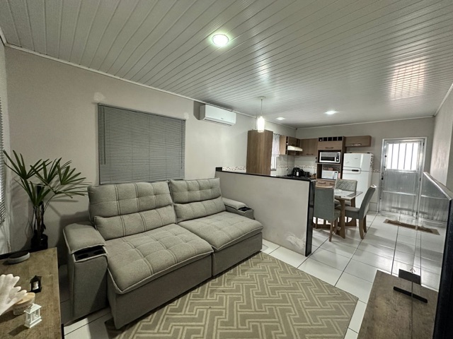 Casa com 300m² 2 quartos e 2 banheiros, à venda, no bairro Três Vendas em Pelotas