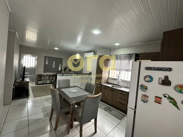 Casa com 300m² 2 quartos e 2 banheiros, à venda, no bairro Três Vendas em Pelotas