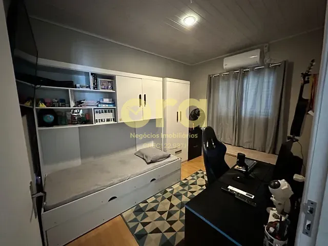 Casa com 300m² 2 quartos e 2 banheiros, à venda, no bairro Três Vendas em Pelotas