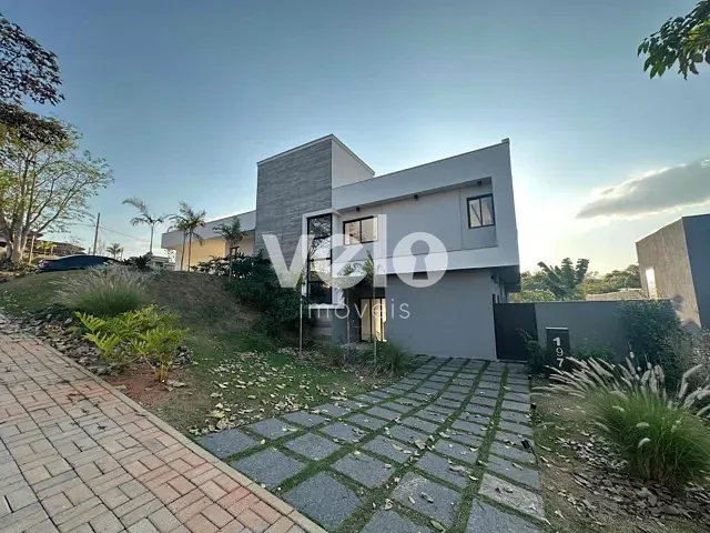 Casa com 850m² 4 quartos e 5 banheiros, à venda, no bairro Chácara São Félix em Taubaté