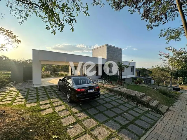 Casa com 850m² 4 quartos e 5 banheiros, à venda, no bairro Chácara São Félix em Taubaté