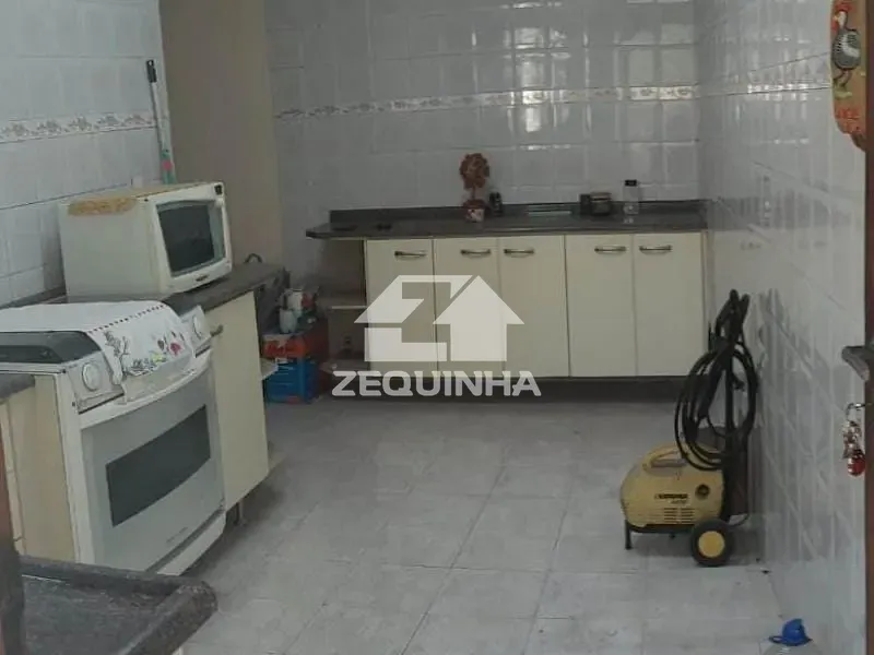 Casa, 5 quartos, 210 m² - Foto 2