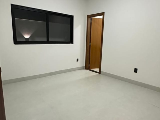 Casa com 308m² 3 quartos e 1 banheiro, à venda, no bairro Sonhalto Videira em Sinop